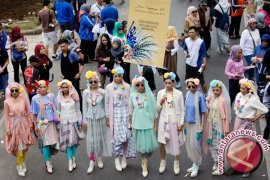 Kain Sarung Akan Jadi Trend Mode 2017?