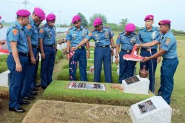 Prajurit Brigif-1 Marinir Ziarah Peringati HUT Ke-54