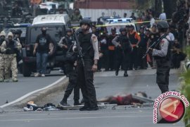 Aksi Tabur Bunga Peringati Setahun Bom Thamrin