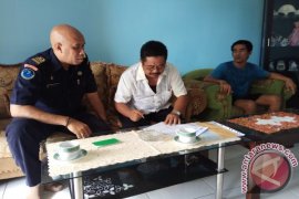 DKP Serahkan Ucok Bahar ke Orangtua Angkatnya