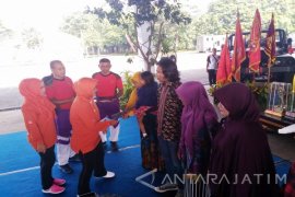 Penyerahan Tali Asih Warnai HUT Brigif-1 Marinir (Video)