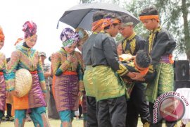Tarian tradisional Singkil meriahkan deklarasi pilkada damai