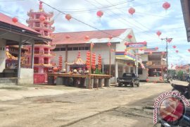 Sungai Ayak Meriah Oleh Lampion Jelang Imlek