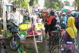 Ratusan Pedagang PKOR Wayhalim Tempati Lokasi Sementara 