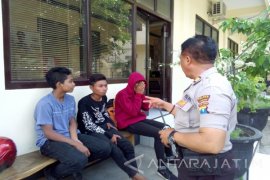 Polres Situbondo Amankan Pelaku Perampasan Sepeda Motor (Video)