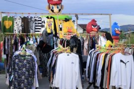 Pasar Tumpah di Perbatasan