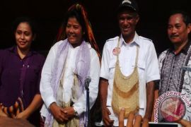 Yanni-Zadrak janji tata kota Sentani jika terpilih