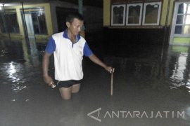 Puluhan Warga Desa Paseban-Jember Dievakuasi Akibat Banjir