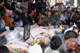 Seto Mulyadi Kunjungi Korban Longsor