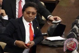 Anggota DPR pertanyakan kebijakan larangan pakaian impor