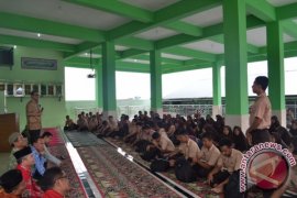 Fadly Nurzal: Narkoba Cara Biadab Hancurkan Bangsa 