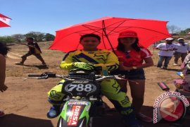 Pembalap Motocross Arya DP Berupaya Raih Impian