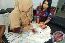 Warga Sampit Heboh! Bayi Ditelantarkan Ibunya Di Kios BBM