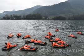Latihan Survival Penerbang Tempur