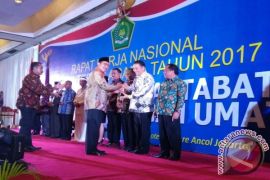 Wali Kota Tomohon Terima "Harmony Award" 