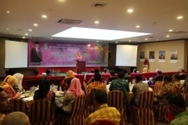 Rapat Koordinasi dan Singkronisasi Program Kerja Penanaman Modal Se- Provinsi Riau Page 2 Small