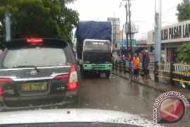 Pemkab HST Batasi Mobil Bermuatan Besar 