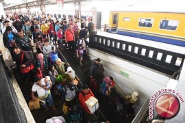 Jelang Musim Lebaran, Tiket Kereta Api Bisa Dibeli Mulai 17 Maret