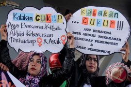 PERINGATI HARI PEREMPUAN INTERNASIONAL DI MAKASSAR Page 1 Small