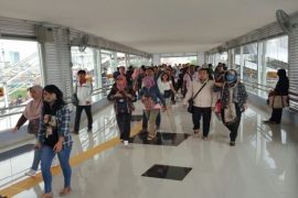 JPO di Stasiun Tanah Abang beroperasi hari ini