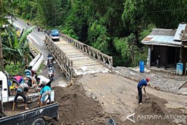 Jembatan Darurat di Cepogo Siap Digunakan