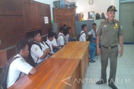 Satpol-PP Temukan Warung Buka Saat Ramadhan