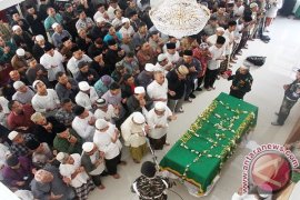 "Jangan Gunakan Uang Tuhan", Pesan Almarhum KH Hasyim Muzadi