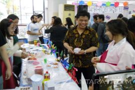 Lima Negara Ramaikan "Internasional Day" UKP