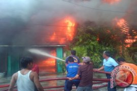 Pascakebakaran hebat di Kualatungkal, puluhan jiwa kehilangan tempat tinggal