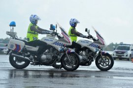 Simulasi Pengawalan VIP Page 4 Small