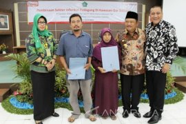 Pengusaha Toko Swalayan Bina Ratusan PKL GOR 