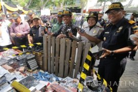 Bea Cukai Gresik Musnahkan Ratusan Ribu Rokok Ilegal
