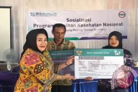 Tina sosialisasi jaminan kesehatan nasional di Bombana