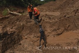 Polri Kerahkan Anjing Pelacak di Ponorogo