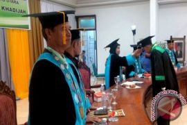 STAIS Khadijah Muara Teweh Wisuda 35 Lulusan