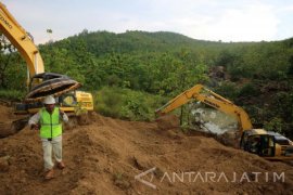 Hutama Karya Perdalam Sodetan Kedungmaor Bojonegoro