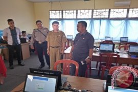 DPRD Kalbar Pantau UNBK di Ngabang