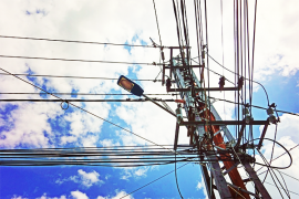 Satu bocah tewas tersengat listrik akibat tali layangan berkawat