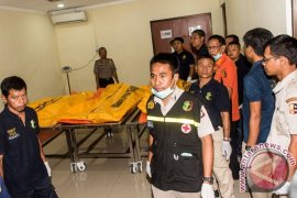 Jenazah Terduga Teroris Riski Rahmad Dimakamkan