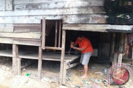 "Irwandi Center" bedah rumah dhuafa di Singkil