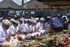 Pura Besakih Gelar Kegiatan Ritual Selama Tiga Minggu