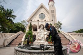 Gegana Steril  Gereja Di Larantuka 
