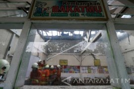 Kebakaran SDN Kapasan III Surabaya Hanguskan Lima Ruang Kelas (Video)