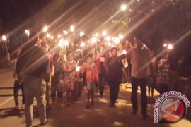 Ribuan umat Kristiani Jayapura pawai obor Paskah 