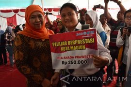 Di Madiun 1.905 Keluarga Terima Bansos Nontunai PKH