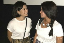 Dian Sastro Telepon Suami Sebelum Akting Kartini (Video)