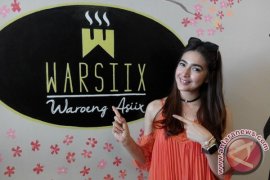 Artis Nabila Buka "Warsiix" Di Kawasan Kuta