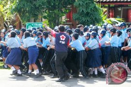 Gabungan Ratusan Aparat Jembrana Simulasi Gempa