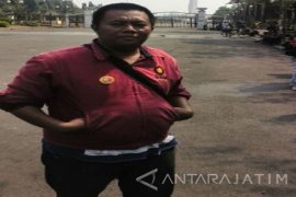 Aris Budiono: Nasib Buruh Masih Menyesakkan 