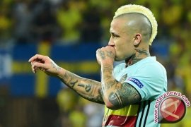 Radja Nainggolan pensiun dari timnas
